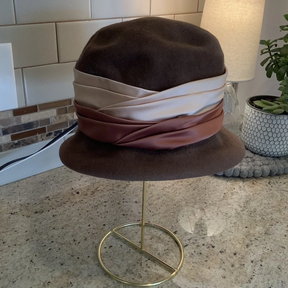 Vintage Brown Peachbloom Velour Cloche Bucket Hat 1950’s - Picture 2 of 5